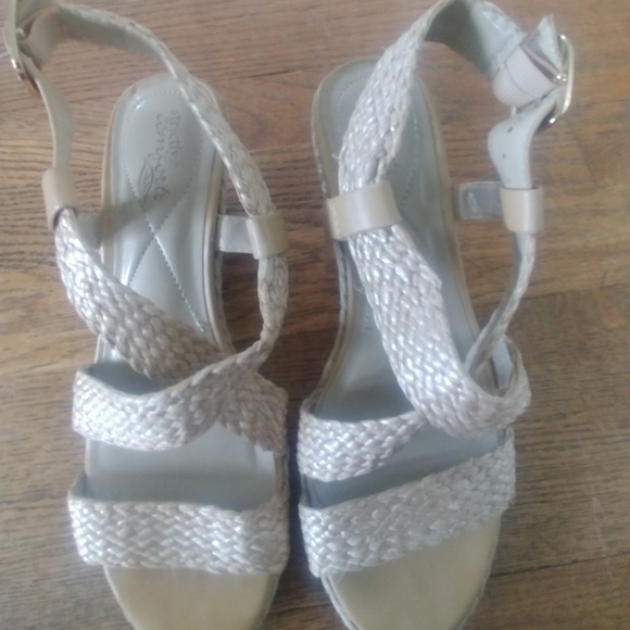 🎀Strictly Comfort Tan wedge sandals🎀 - Picture 2 of 2